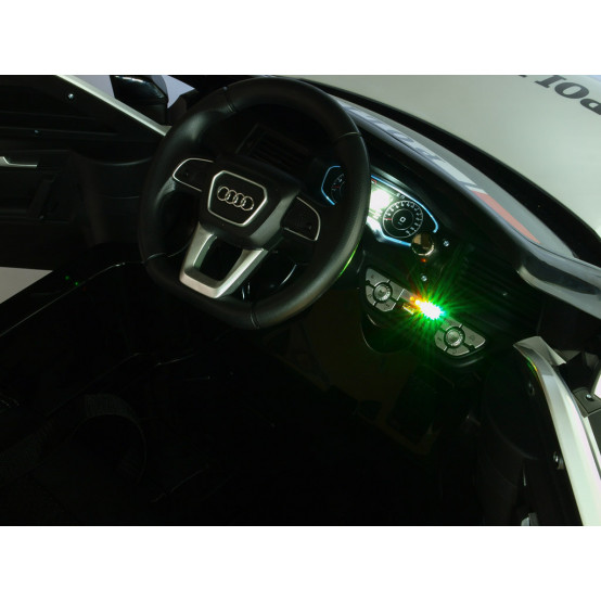 Policejní elektrické autíčko Audi Q5 s 2.4G ovladačem, FM rádiem, bluetooth a LED osvětlením